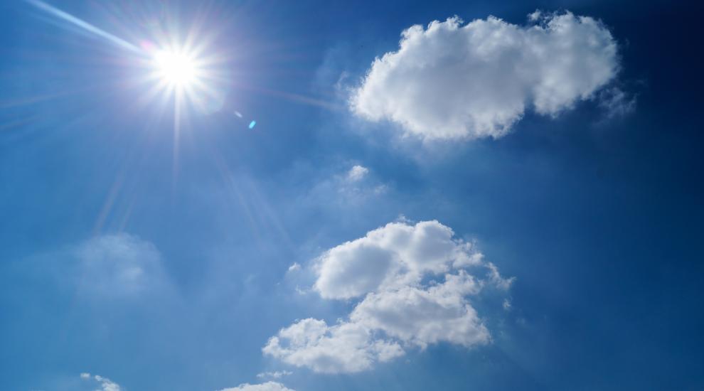 blue_bright_clouds_3768.jpg