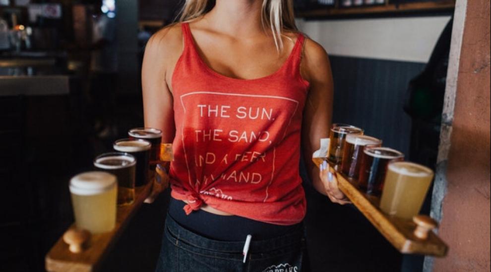 alcoholic_beverages_bar_bartender_1267257.jpg